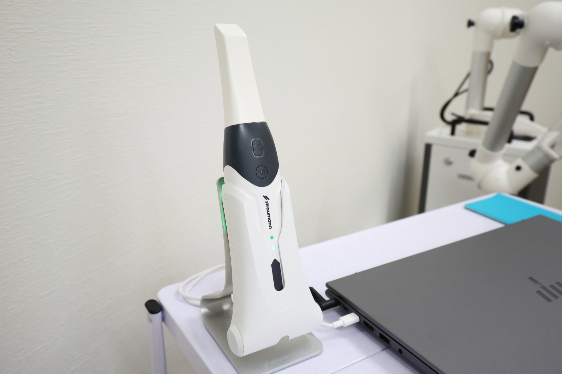 口腔内スキャナー